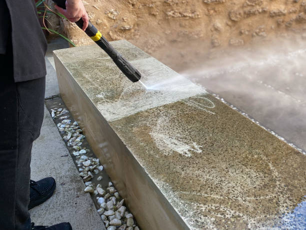 Best Deck Pressure Washing  in Val Verde, CA